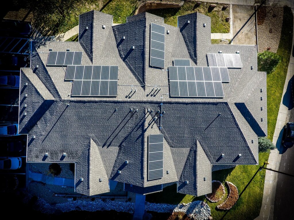 Solar-panel-system-installed-on-home